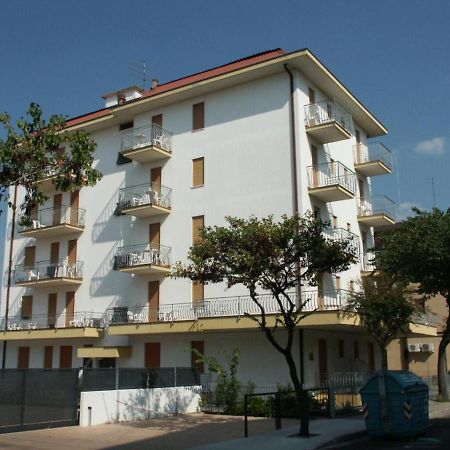 Condominio Michelangelo-Solo Per Famiglie- Walterigato Apartments Lido di Jesolo Exterior photo