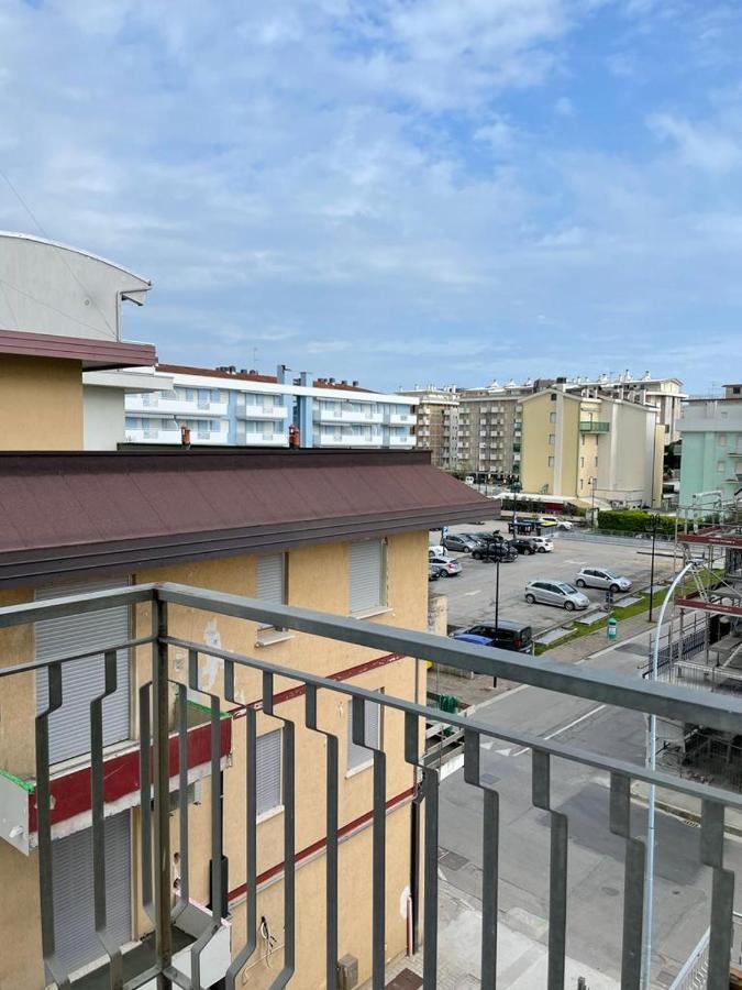 Condominio Michelangelo-Solo Per Famiglie- Walterigato Apartments Lido di Jesolo Exterior photo